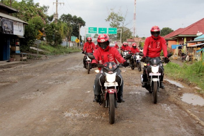 Jadi Pengendara Santun itu Mudah. Kuncinya, Kontrol Ego & Emosi! Jadi Pengendara Santun itu Mudah. Kuncinya, Kontrol Ego & Emosi!