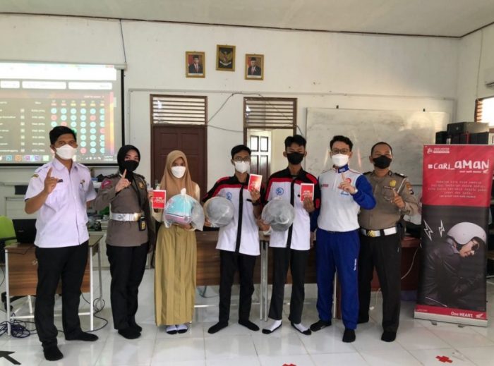 Kampanye #Cari_Aman bertandang ke SMKN 1 Kertak Hanyar