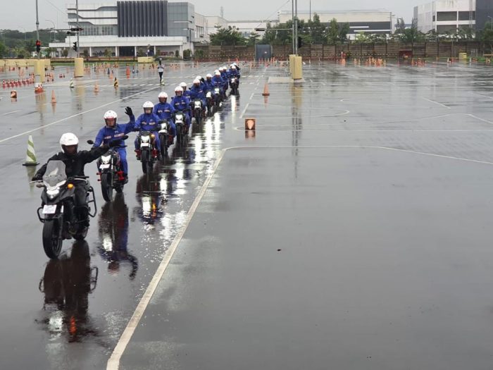 Tips #Cari_Aman Berkendara Motor Buat Pemula