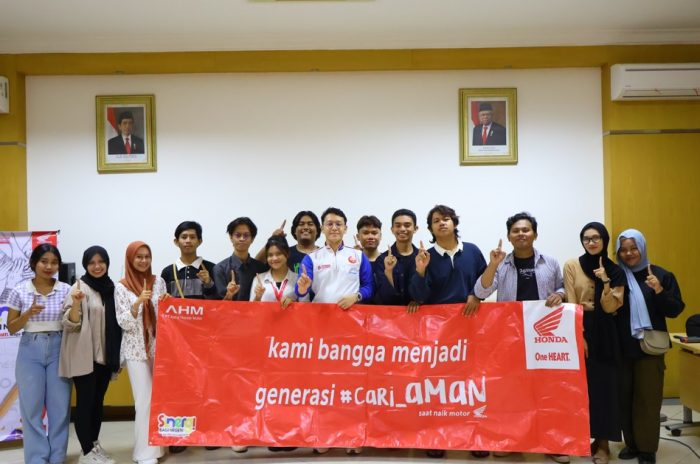 Trio Motor Berikan Edukasi Safety Riding Untuk Anggota Teater Wasi Putih