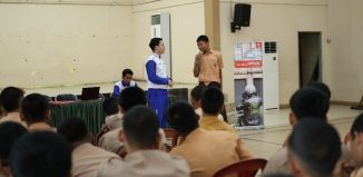 Edukasi Safety Riding Trio Motor di SMKN 5 Banjarmasin