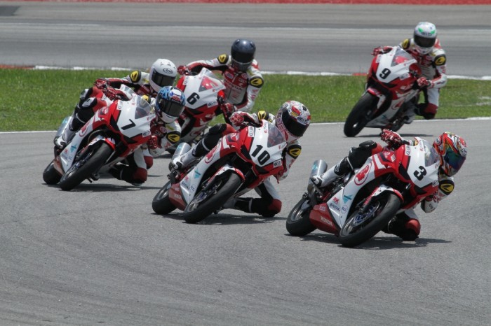 Pebalap AHM di Asia Road Racing Championsip Seri Ketiga