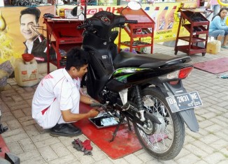 Kontes Mekanik dan Service Advisor 2015