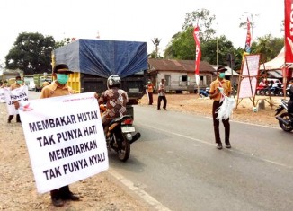 Trio Motor in Action, Bagi-Bagi Masker Gratis Serentak di Kalselteng