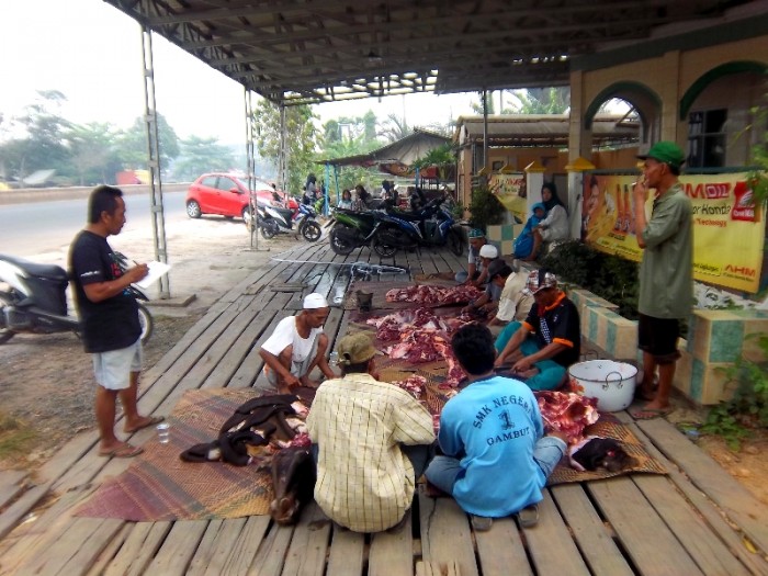 Trio Motor Sebar Kebahagiaan Lewat Hewan Qurban
