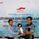 Honda Serahkan Bantuan Sepeda Motor untuk SMK Binaan
