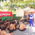 Trio Motor Ajarkan Keselematan Berkendara di SMAN 13 Banjarmasin