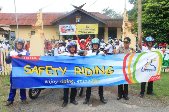 PT Trio Motor Gandeng Polsek Basarang Sosialisasikan Safety Riding