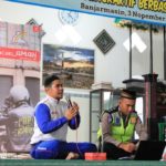 Guru Ngaji Antusias Belajar Safety Riding