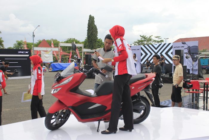 All New Honda PCX Raih Bike of the Year