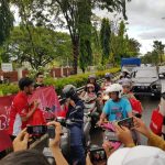 Trio Motor dan Satlantas Polresta Banjarmasin, Bagi-Bagi Takjil dan Kampanyekan #Cari_Aman Berkendara