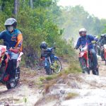 Gelar Jelajah Alam, Trio Motor Ajak Komunitas CRF 150L Trabas Rute Tamiang Layang