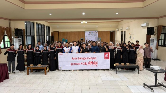 Bukan Sekadar Skill, Honda Trio Motor Tanamkan Karakter Generasi #Cari_Aman di Kampus FKIK ULM
